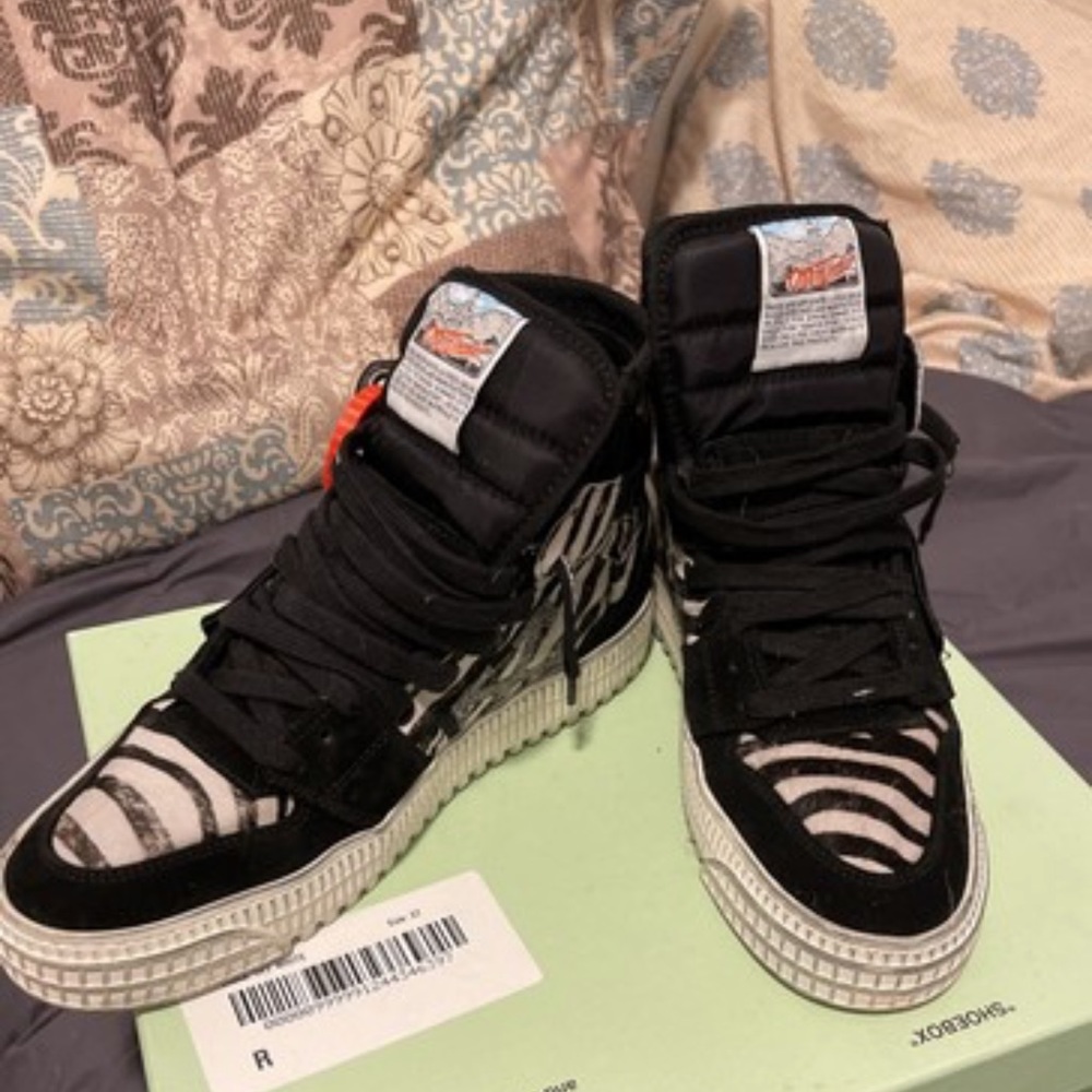 Off white - Picture 11 of 12